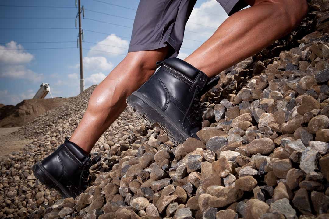 Cei mai buni pantofi de protectie și bocanci: Cum alegi corect în funcție de munca ta